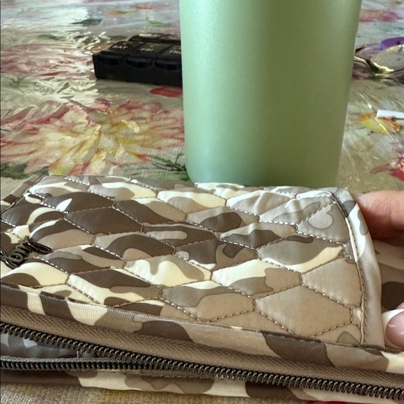 Lug Camouflage Quilted Wristlet - Picture 6 of 6